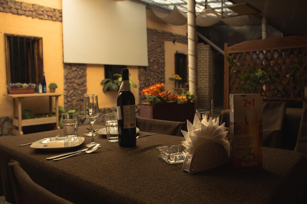 Lavitor hotel Bishkek Exterior foto